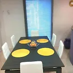 Sejour Avec Piscine - Petit-dejeuner A La Demande - 20 Minutes De L'espagne - Le Palace Climatise Apartment *