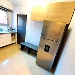 Apartment Sejour Avec Piscine - Petit-dejeuner A La Demande - 20 Minutes De L'espagne - Le Palace Climatise