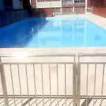 Apartment Sejour Avec Piscine - Petit-dejeuner A La Demande - 20 Minutes De L'espagne - Le Palace Climatise
