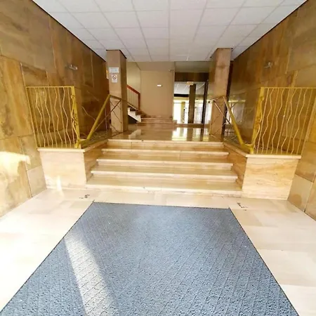 Sejour Avec Piscine - Petit-dejeuner A La Demande - 20 Minutes De L'espagne - Le Palace Climatise Apartment *