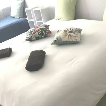 Sejour Avec Piscine - Petit-dejeuner A La Demande - 20 Minutes De L'espagne - Le Palace Climatise *