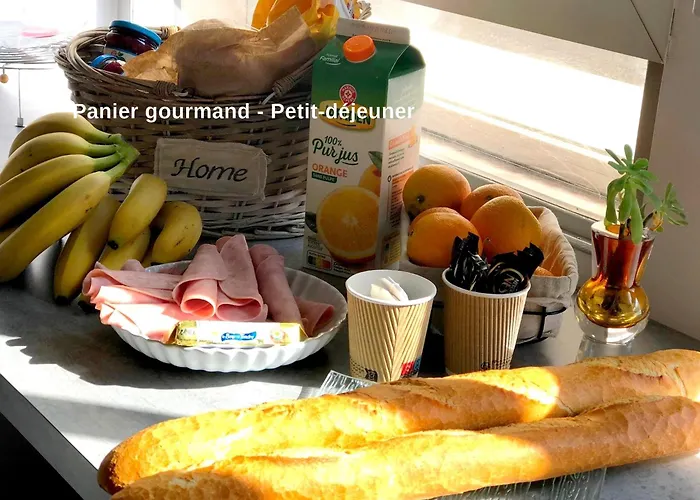 Avec Piscine - Petit-déjeuner à La Demande - 20 Minutes De L'espagne - Le Palace Climatisé Appartamento